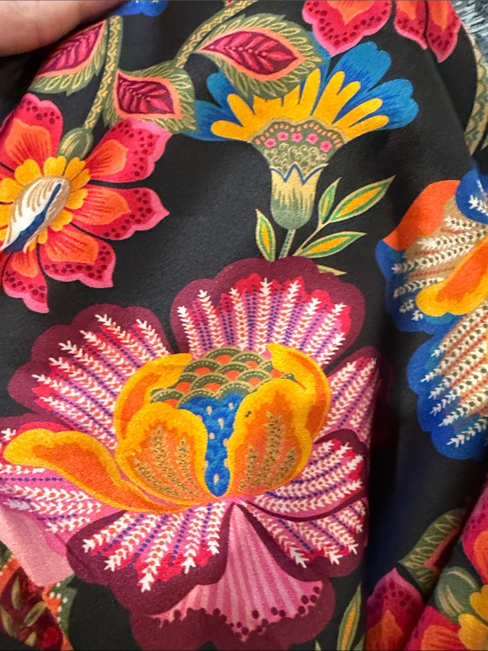 Johnny Was Luxurious Silk Black Floral Pants with Embroidered side Panels - Picture 8 of 13